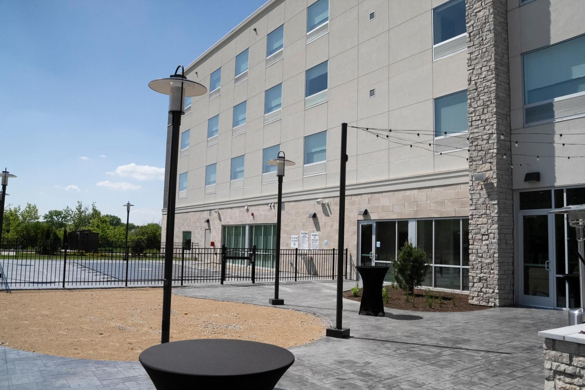 Holiday Inn Express & Suites Chicago Schaumburg By Ihg Eksteriør billede